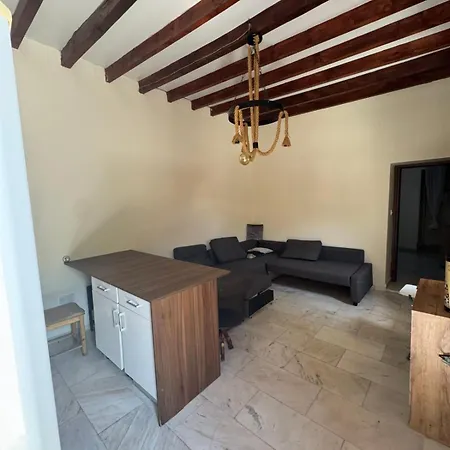 Stone House * Marathounta