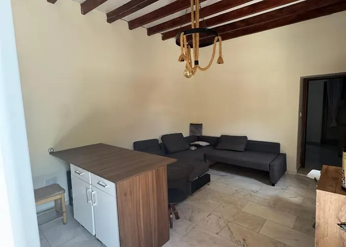 Stone House * Marathounta